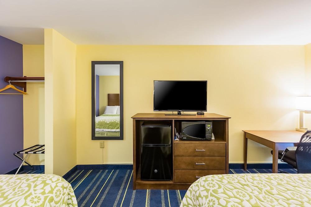 Days Inn By Wyndham Hartford/Closest Downtown Exteriér fotografie
