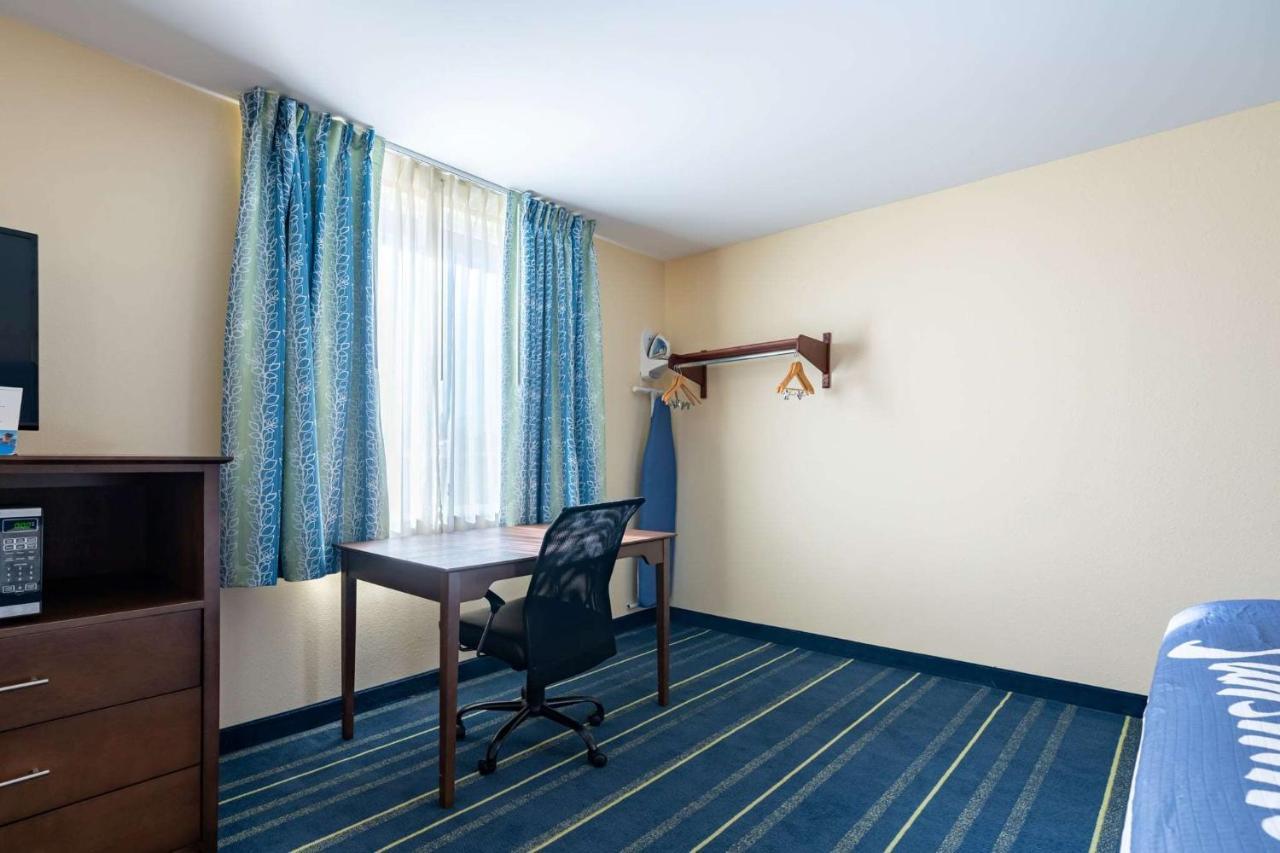 Days Inn By Wyndham Hartford/Closest Downtown Exteriér fotografie
