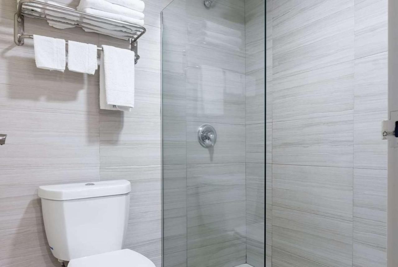 Days Inn By Wyndham Hartford/Closest Downtown Exteriér fotografie