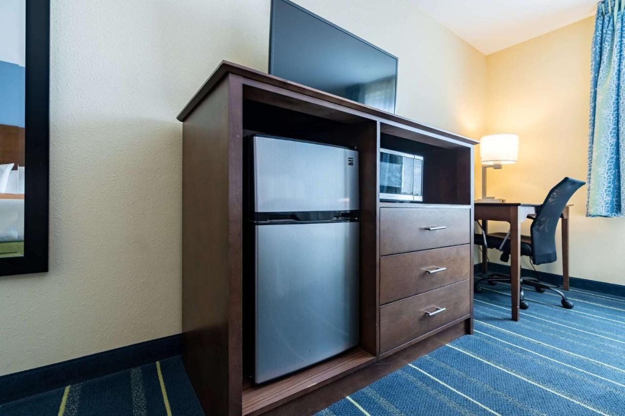 Days Inn By Wyndham Hartford/Closest Downtown Exteriér fotografie