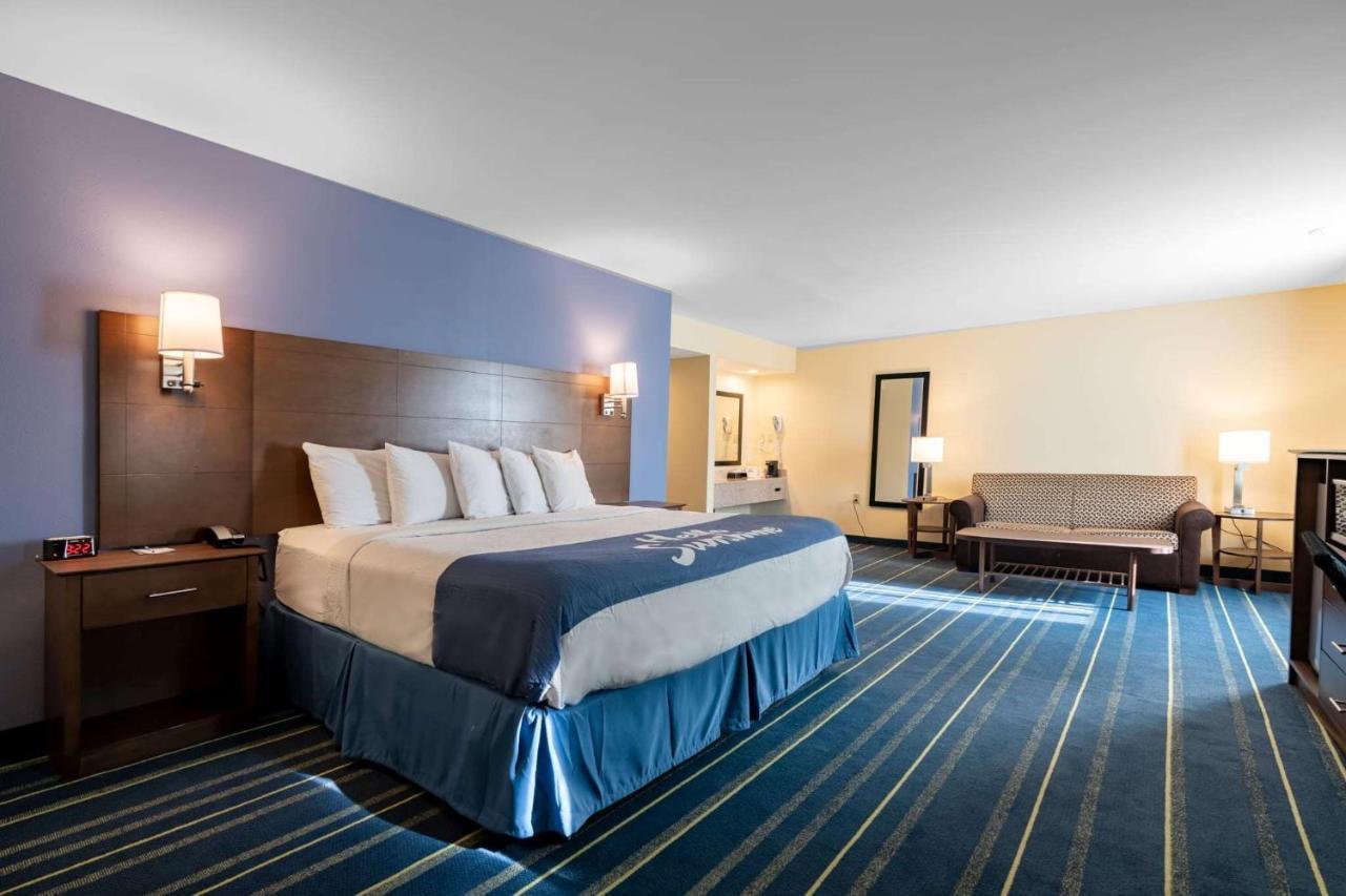 Days Inn By Wyndham Hartford/Closest Downtown Exteriér fotografie