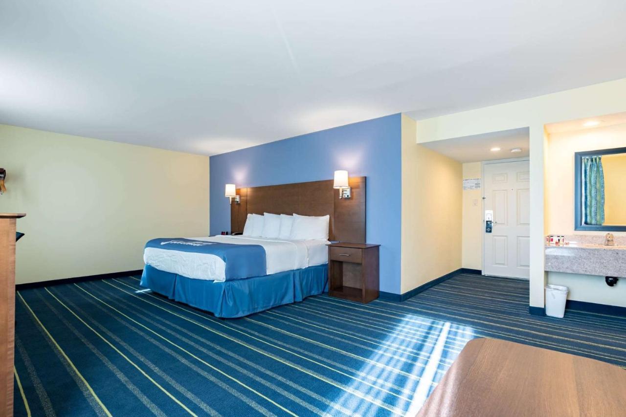 Days Inn By Wyndham Hartford/Closest Downtown Exteriér fotografie
