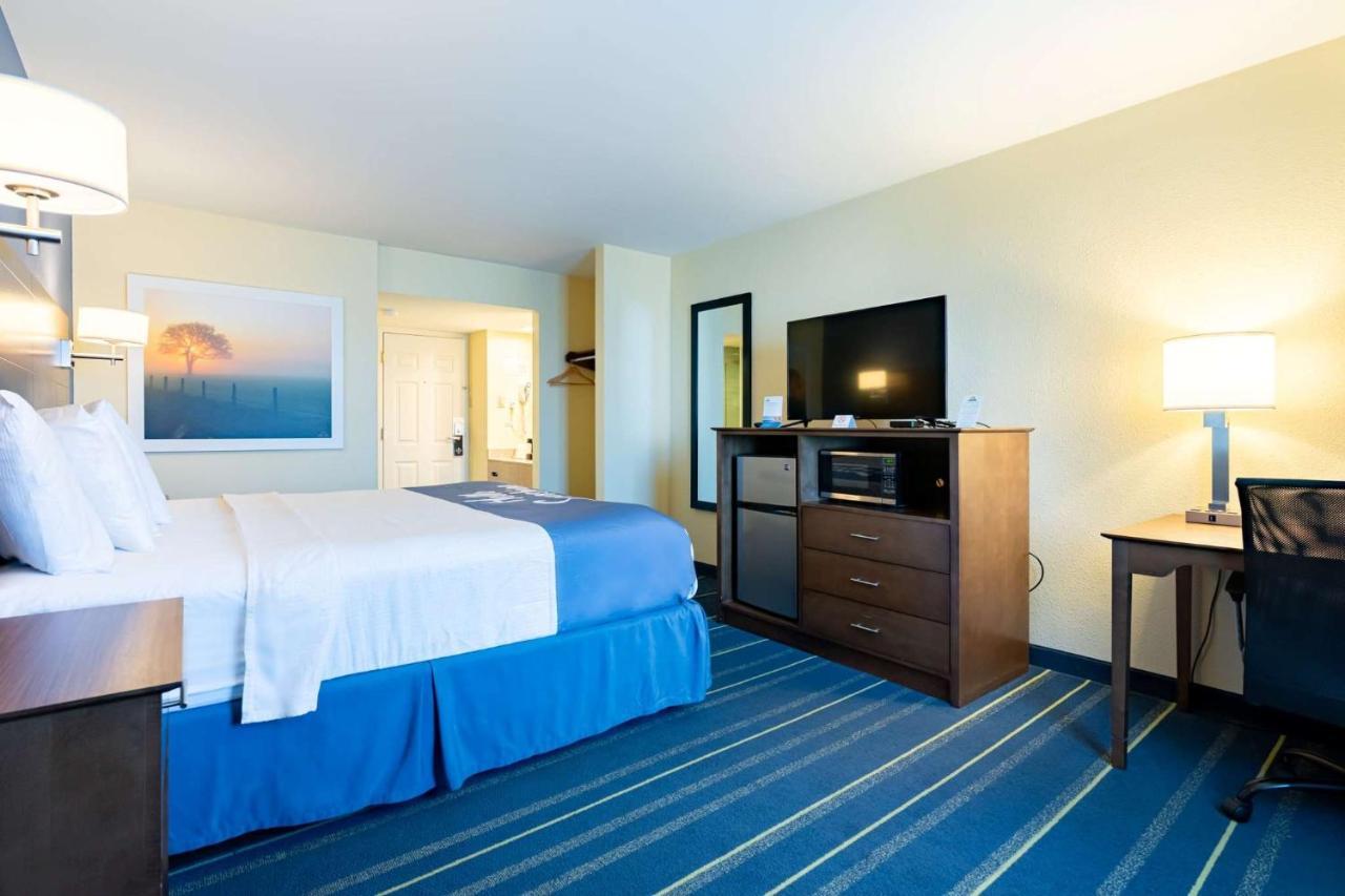 Days Inn By Wyndham Hartford/Closest Downtown Exteriér fotografie