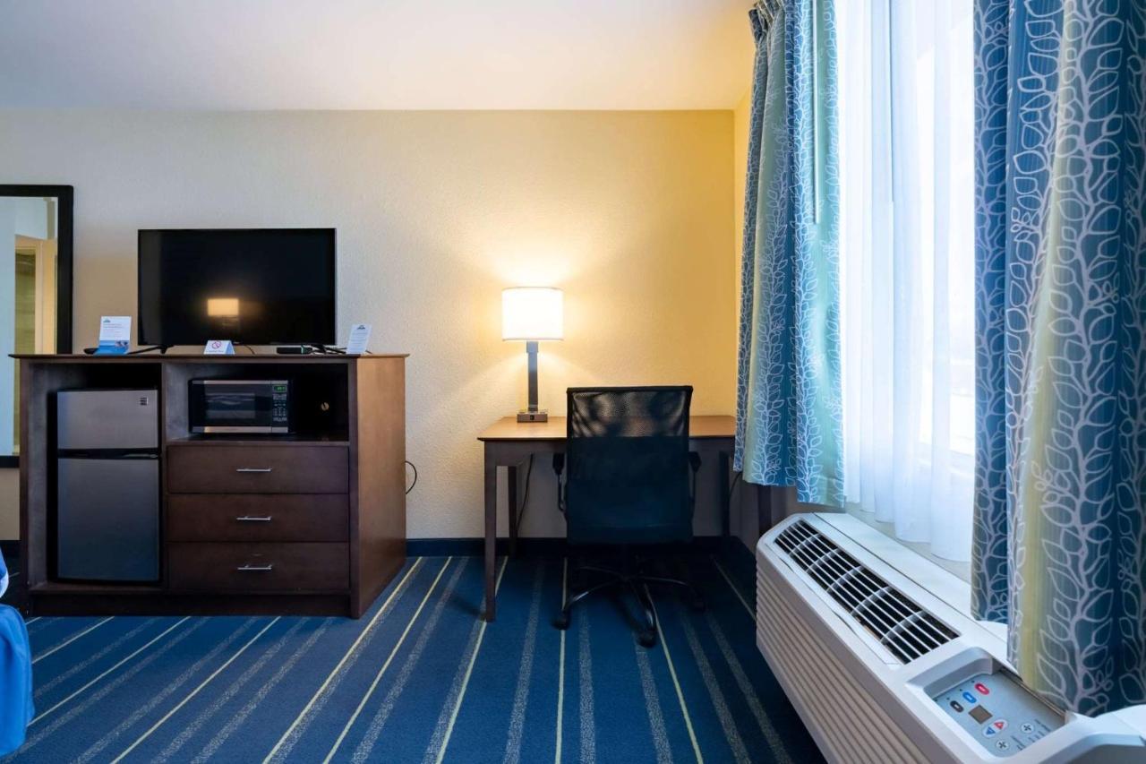 Days Inn By Wyndham Hartford/Closest Downtown Exteriér fotografie