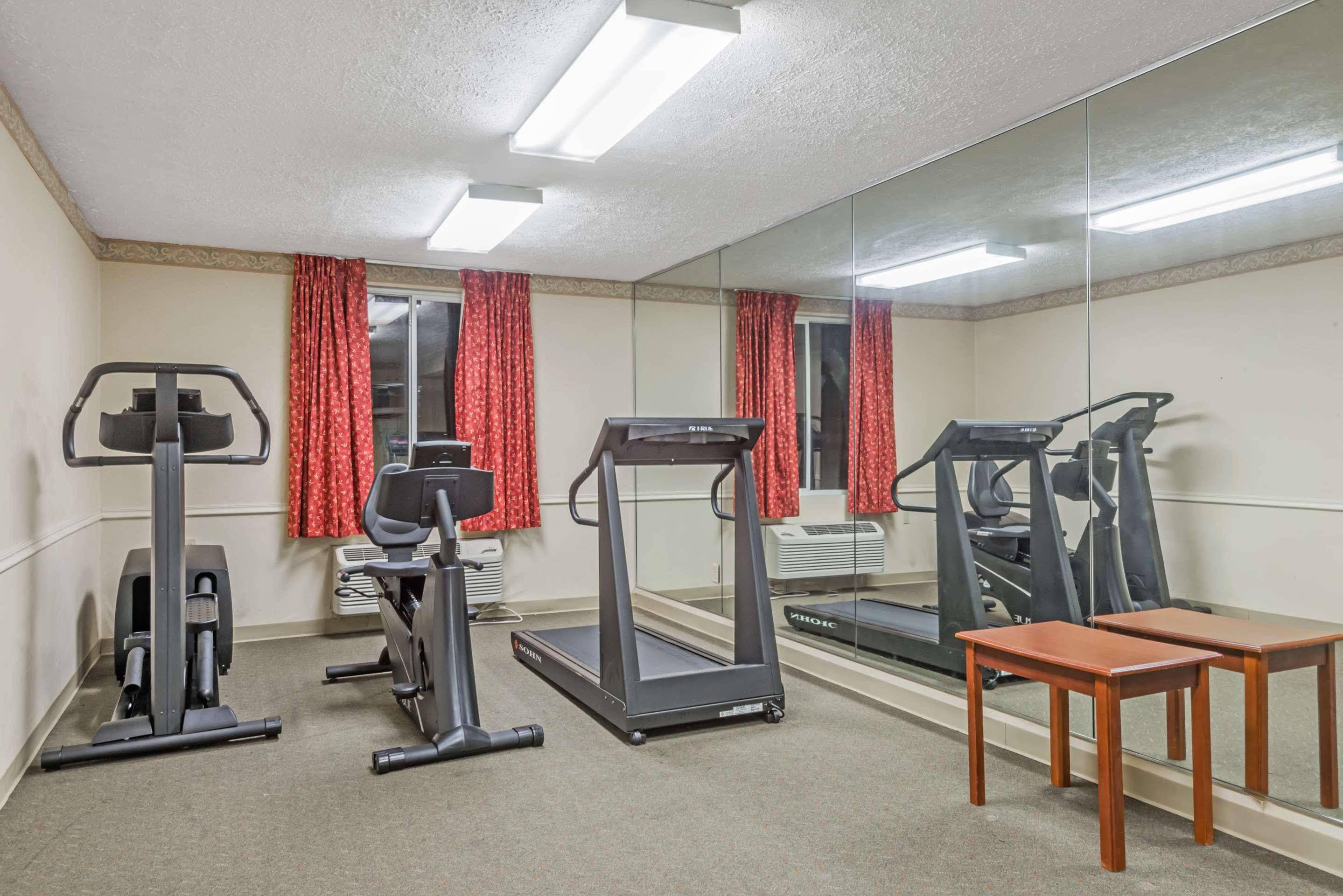 Days Inn By Wyndham Hartford/Closest Downtown Exteriér fotografie